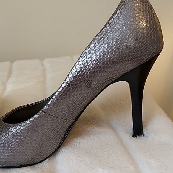 Star Ling leather silver snakeskin peep-toe pumps - Picture 8 of 8